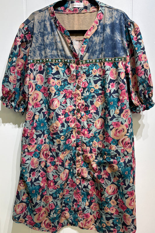 Simply Couture Flwr Button Top