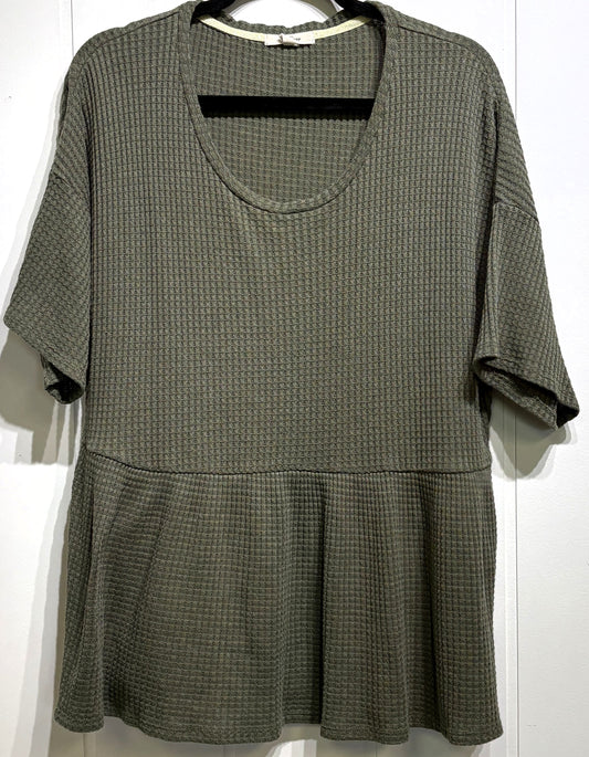 Waffle-knit 3/4 Sleeve Peplum Top