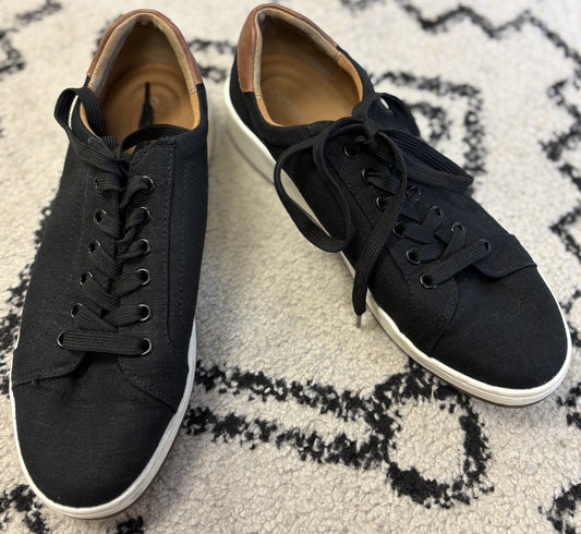 Aetrex Canvas Sneakers