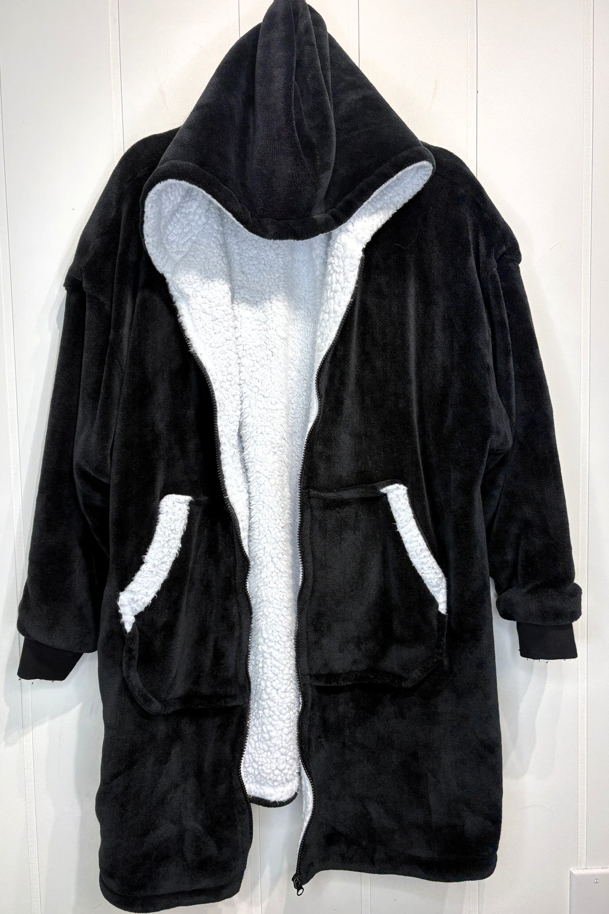 Sherpa Zip-up Blanket