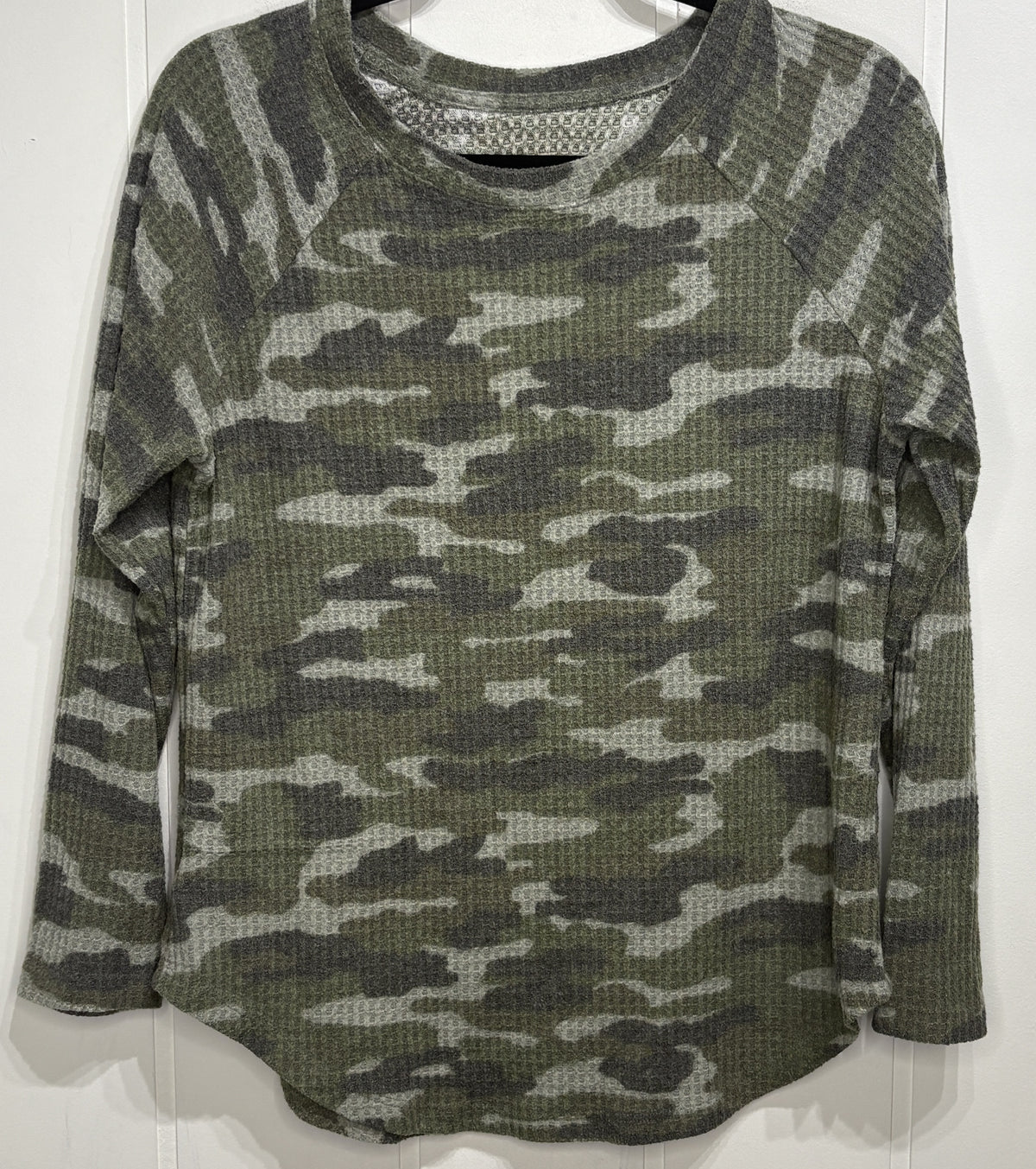 Peace&Pearls Waffle-knit Camo Top