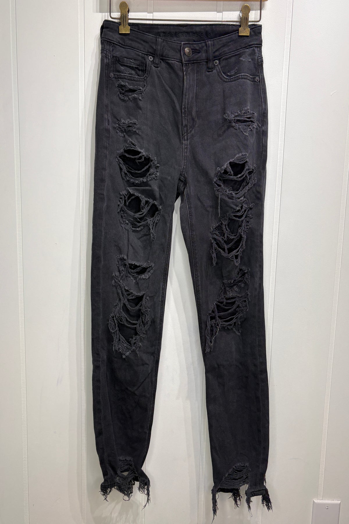 AE Strigid Black Mom Jeans