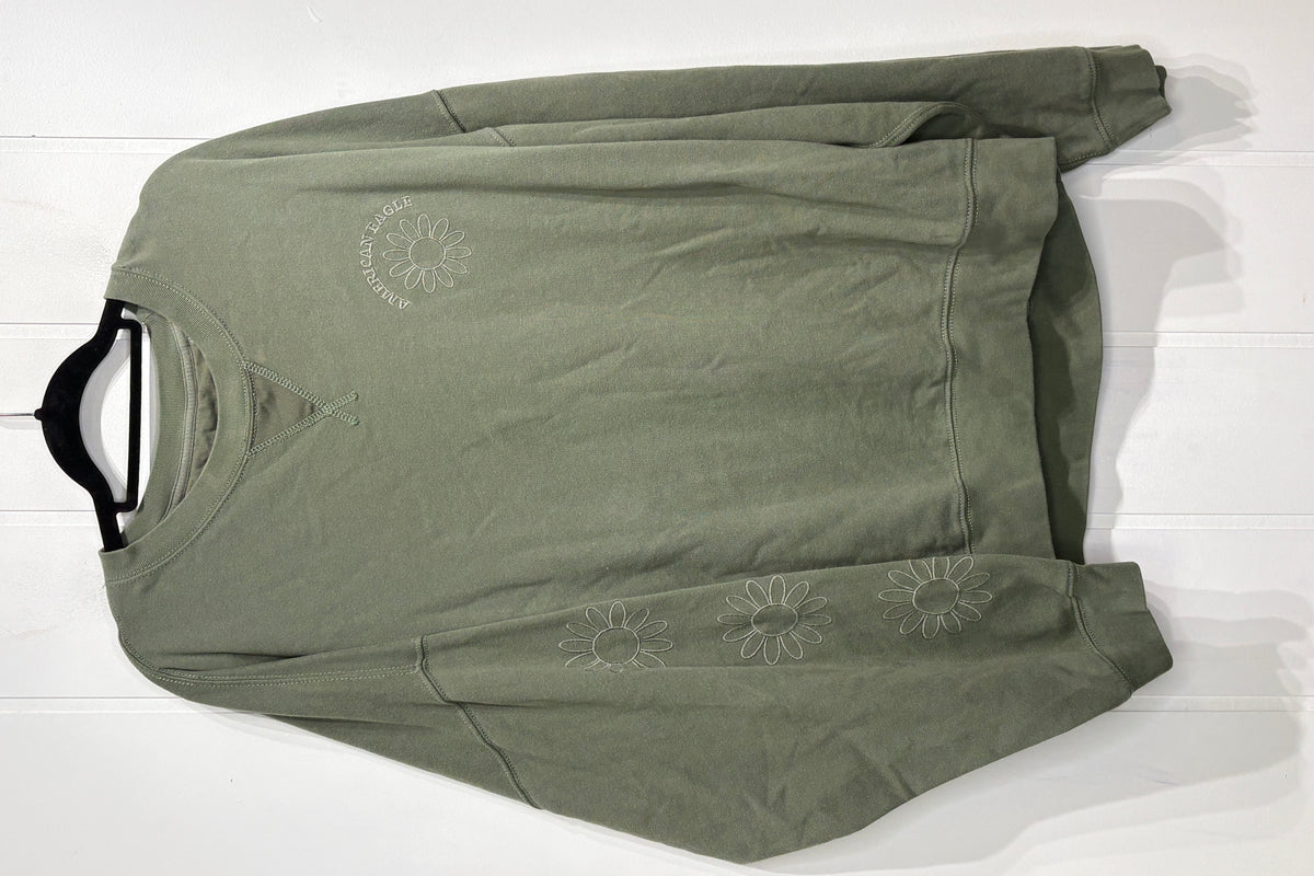 AE Daisy Embroidered Crew Neck