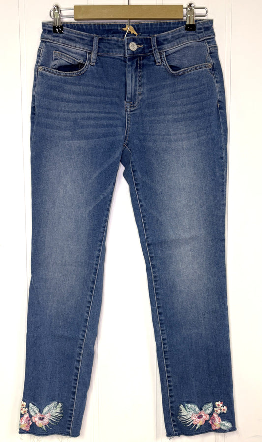 Jeans w/Flower Stitching