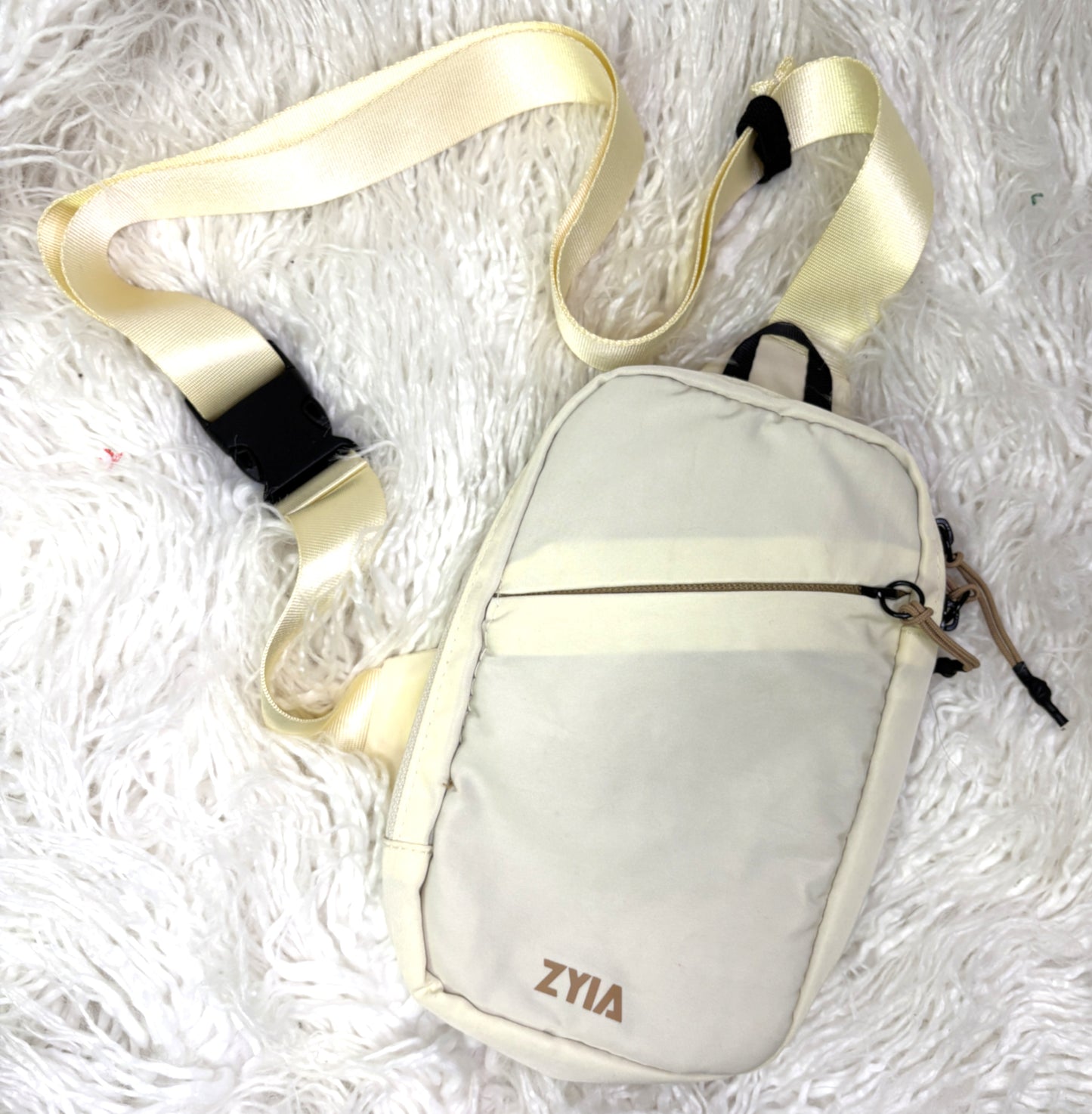 Zyia Active Crossbody Bag