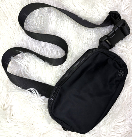 Lululemon 'Everywhere Belt' Bag