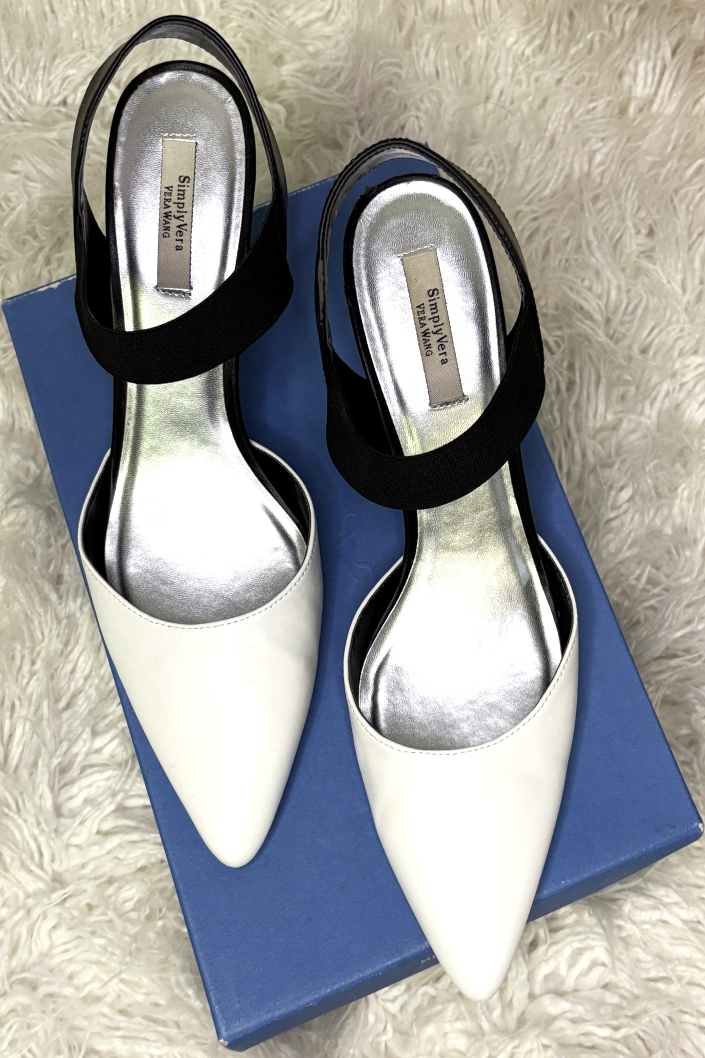 Simply Vera Pointed Toe Heels