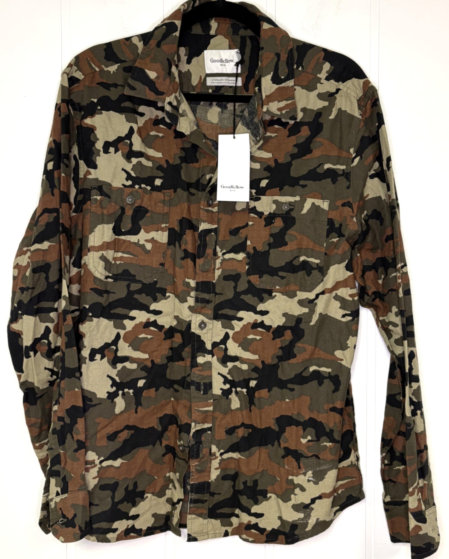 Mens's Camo Button-down