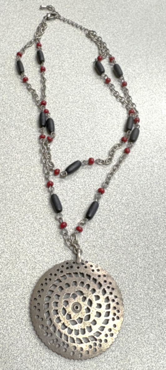 Layered Patterned Pendant Necklace