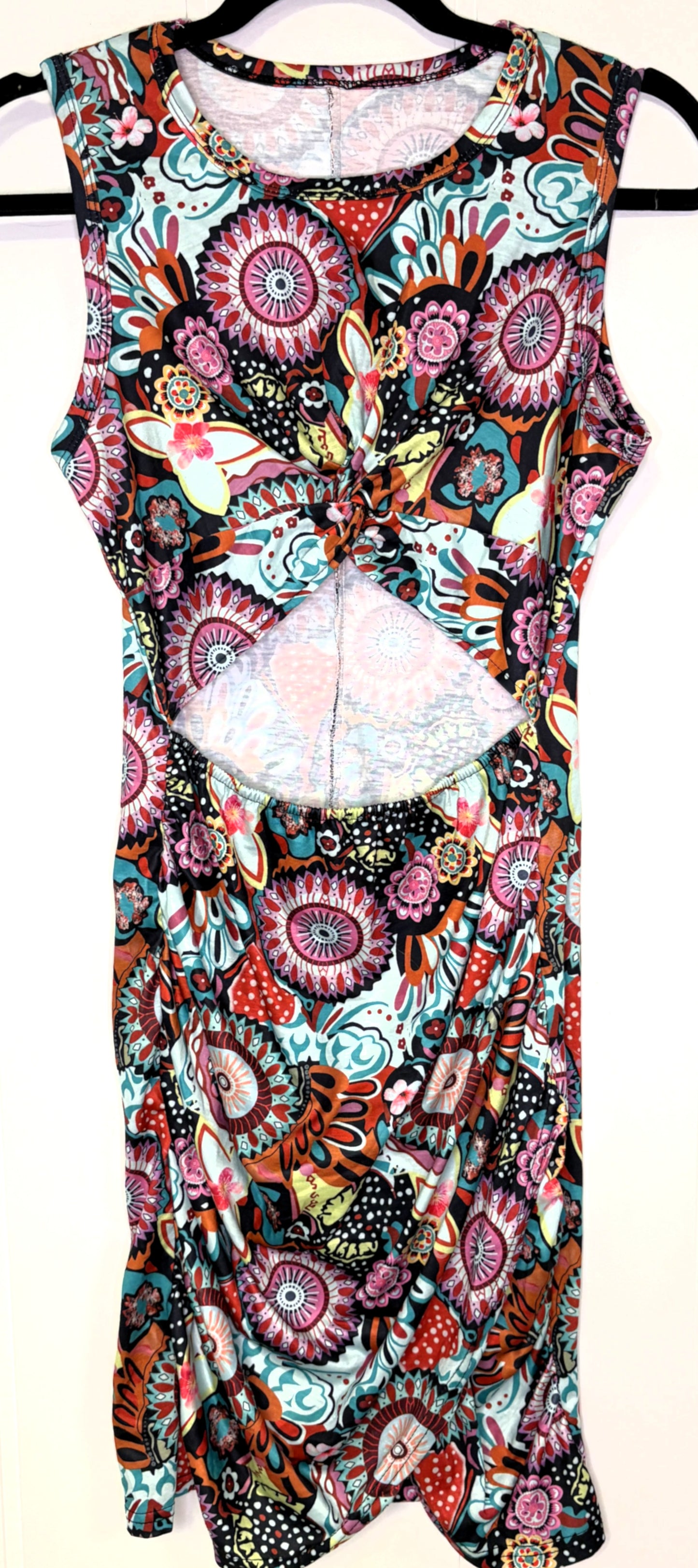 Vibrant Floral Print Dress w/Cutout