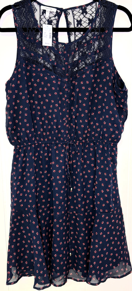 Floral Print Dress w/Lace Neckline Detail