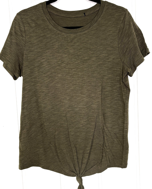 Plain T-Shirt w/Twist Knot