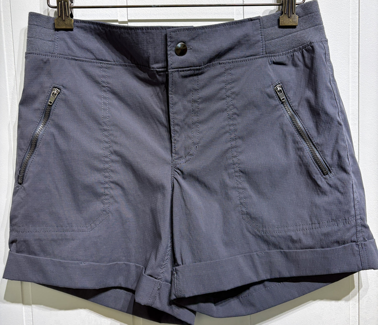 Te Verde Shorts w/Zipper Pockets