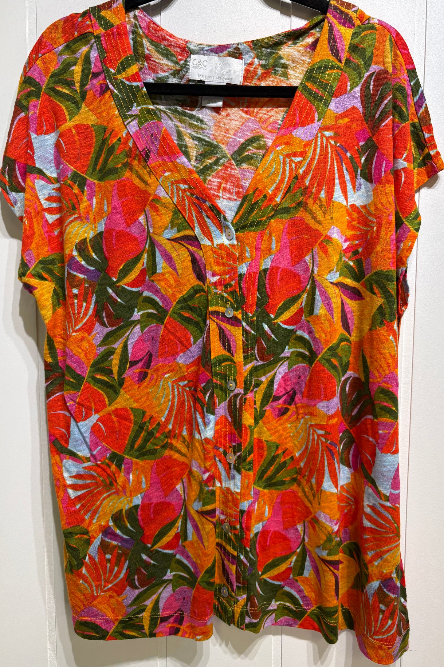 C&C California Leaf Button Top