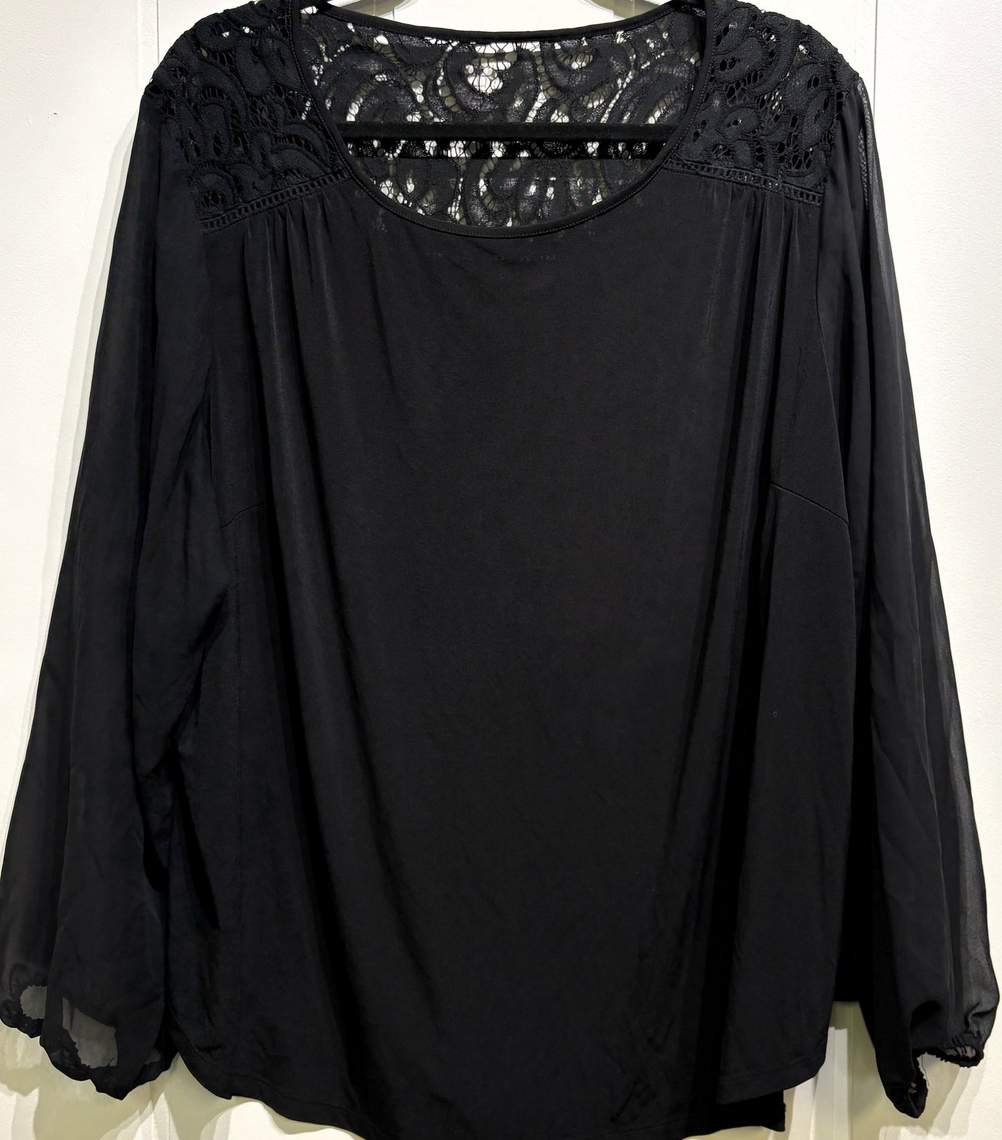 Roz & Ali Mesh Sleeve Blouse