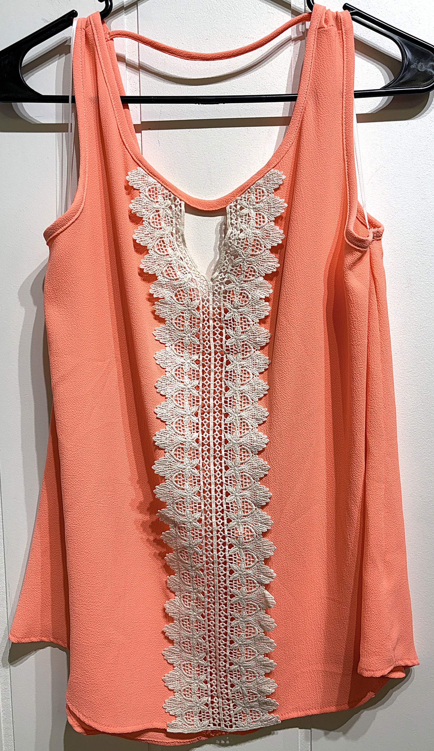 Alya Tank Top w/Lace Detail