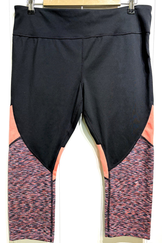 GapFit Cropped Pattern Leggings