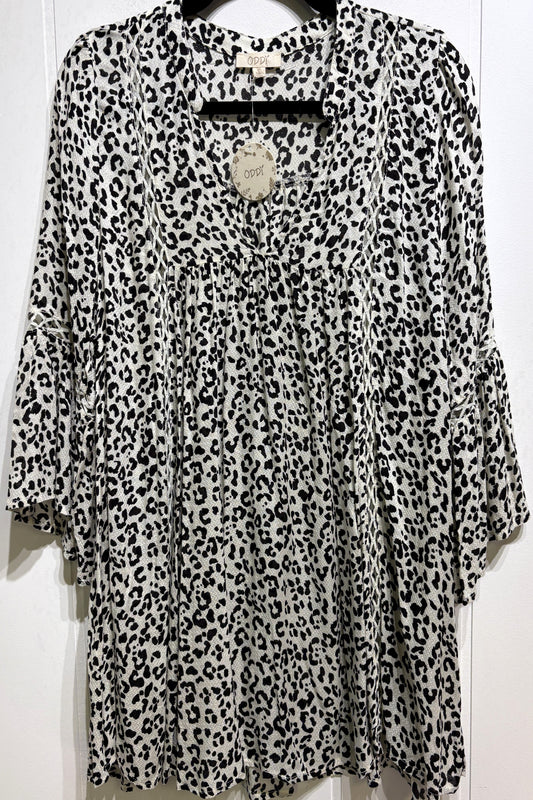 ODDY Animal Bell Sleeve Blouse