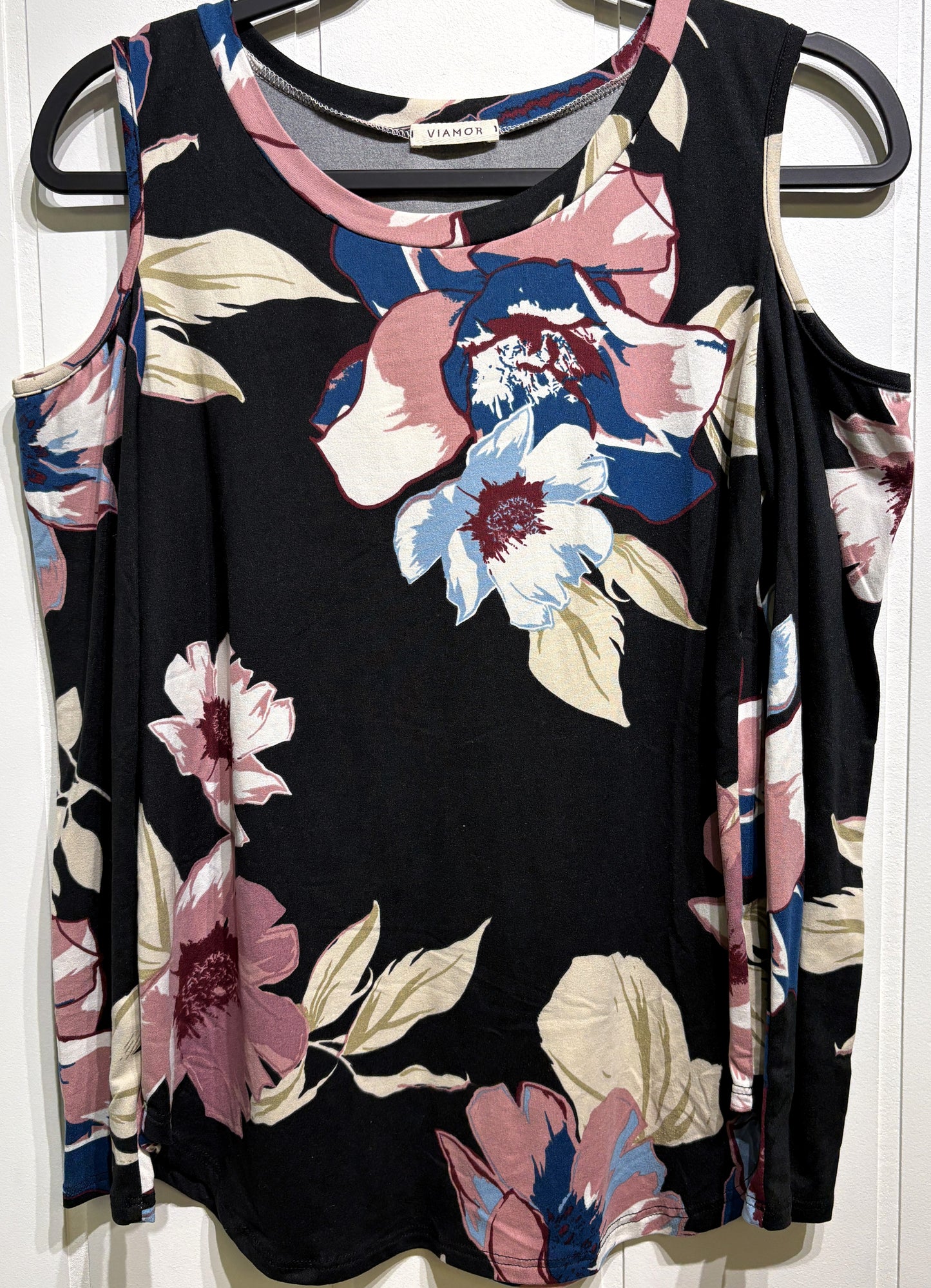 Viamor Cold Shoulder Floral Top