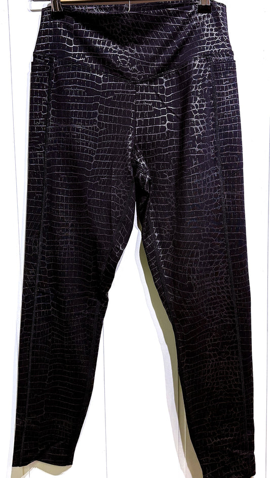 PINK Ultimate Animal Print Leggings