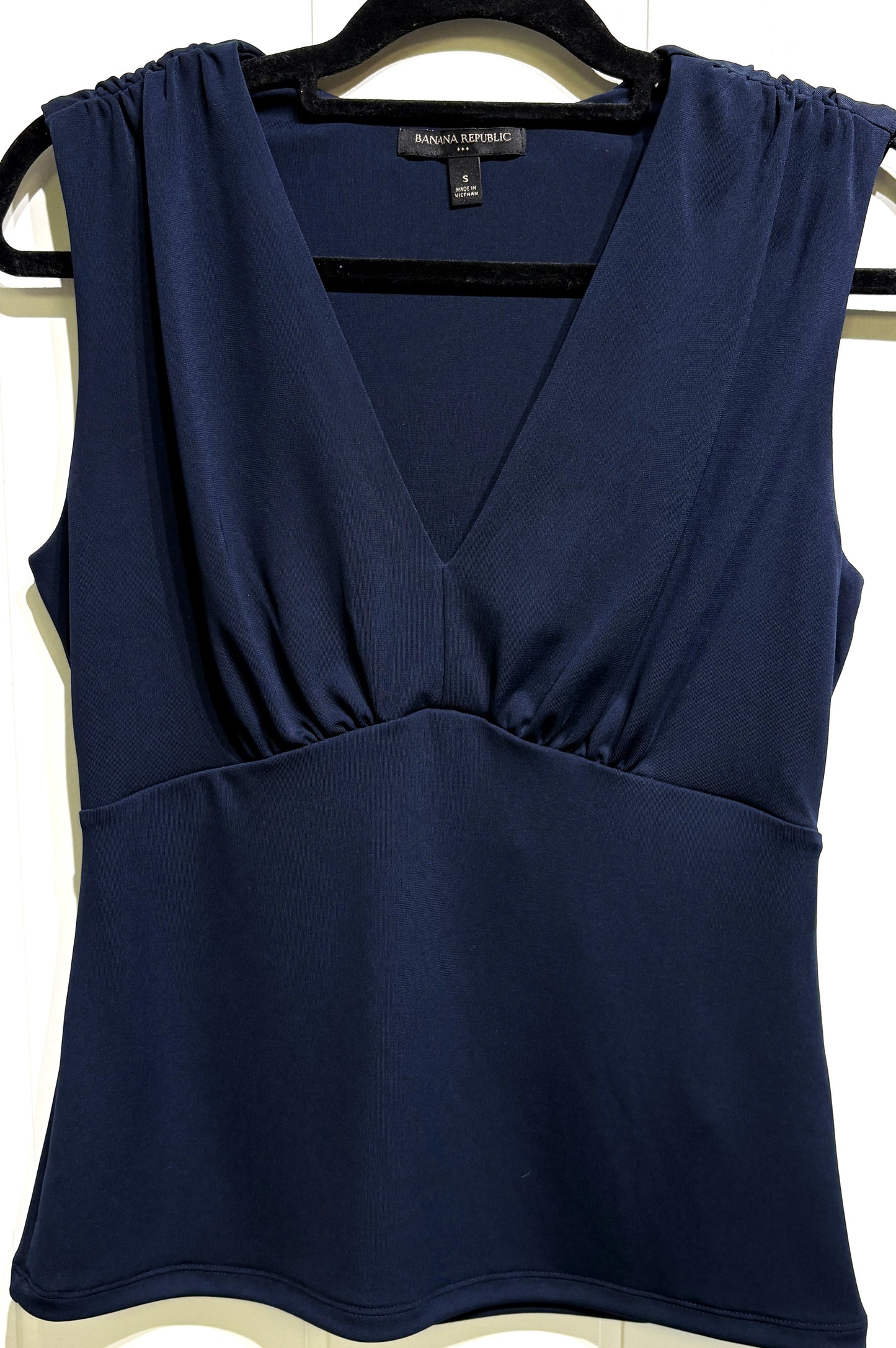 Banana Republic Sleeveless Pleated Top