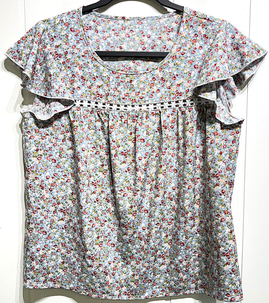 Floral Blouse w/Flower Embr. Detail