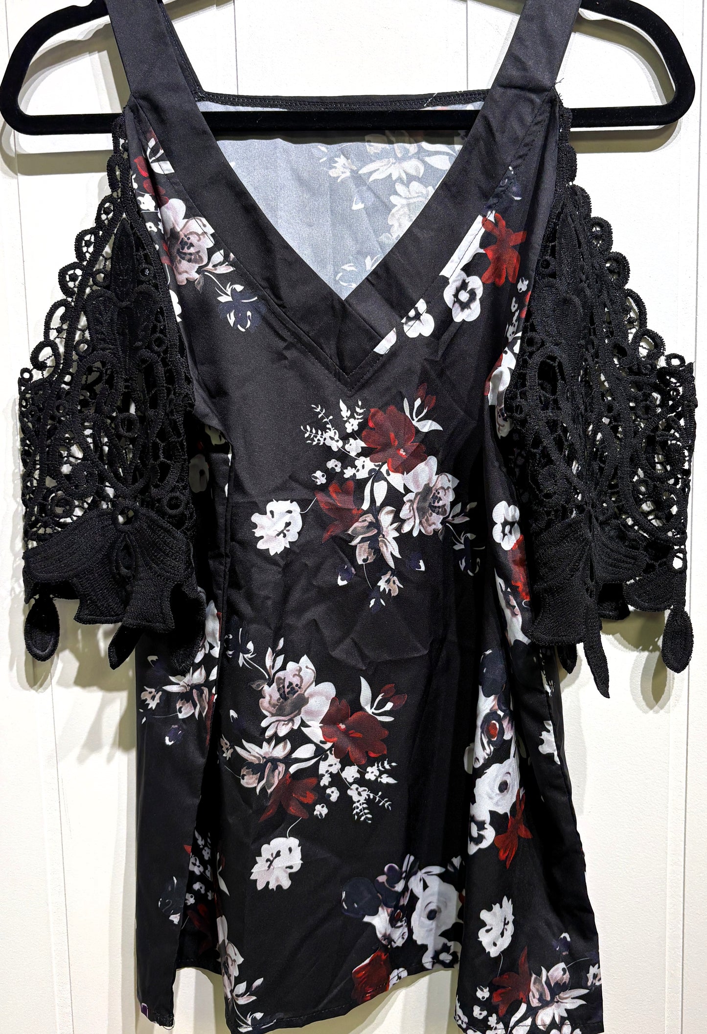 Off Shoulder Crochet Sleeve Floral Blouse