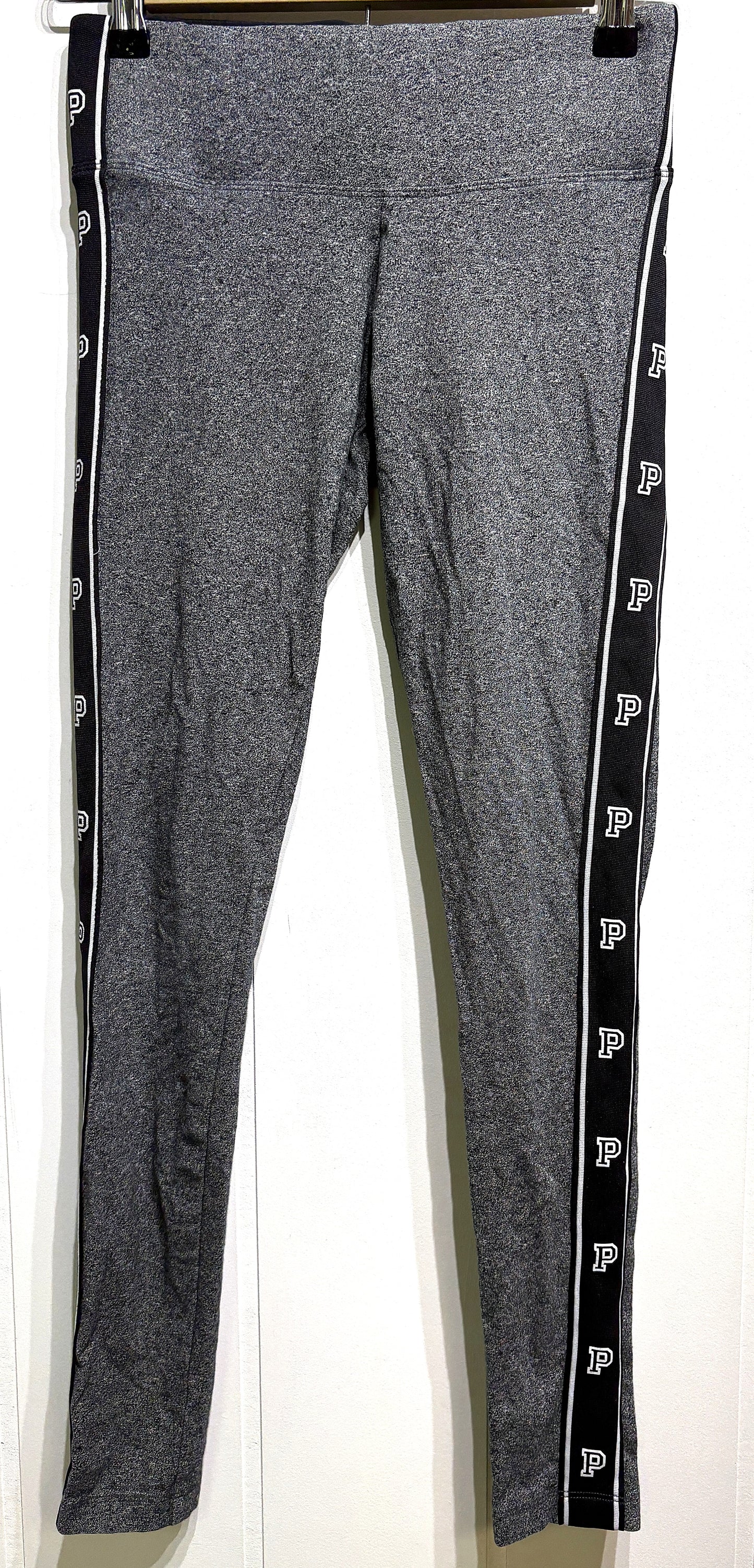 PINK Yoga Leggings w/P Logo