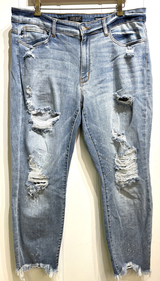 Judy Blue Boyfriend Fit Distressed Jeans