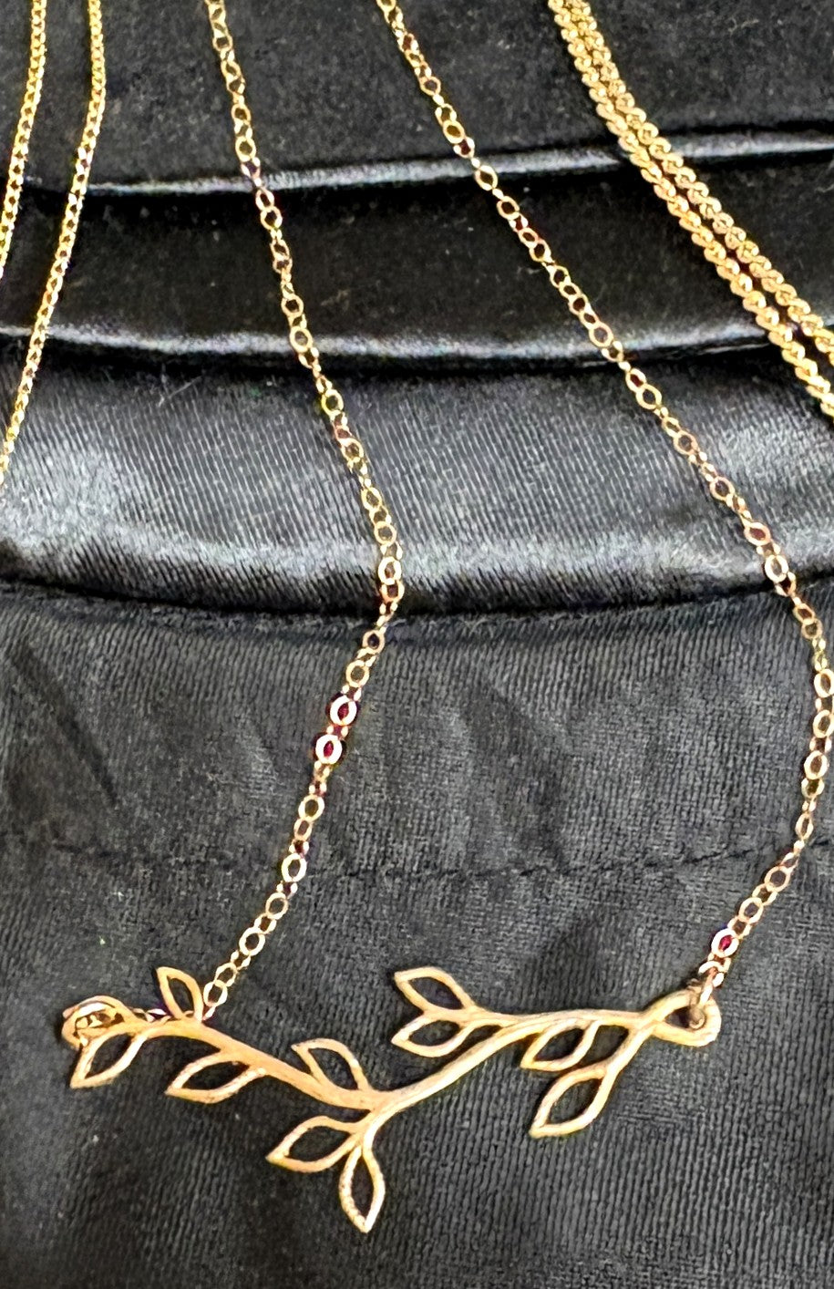 Necklace w/Tree Branch Pendant