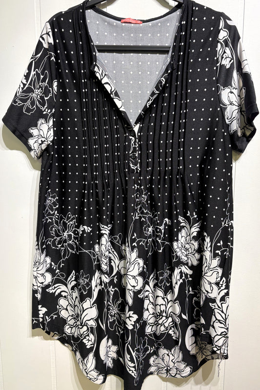 Simply Aster Floral/Diamond Print Top