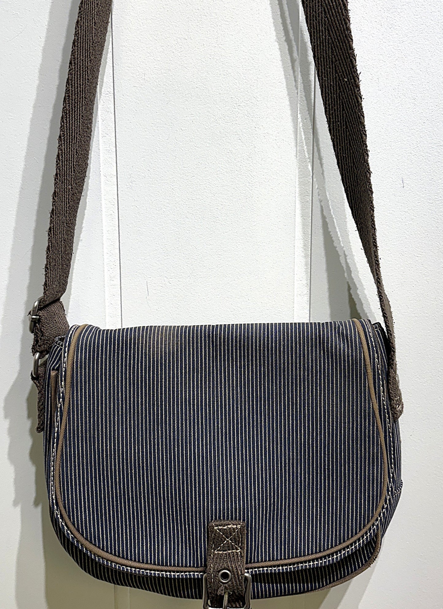 Thirty-One Pin Stripe Crossbody Bag