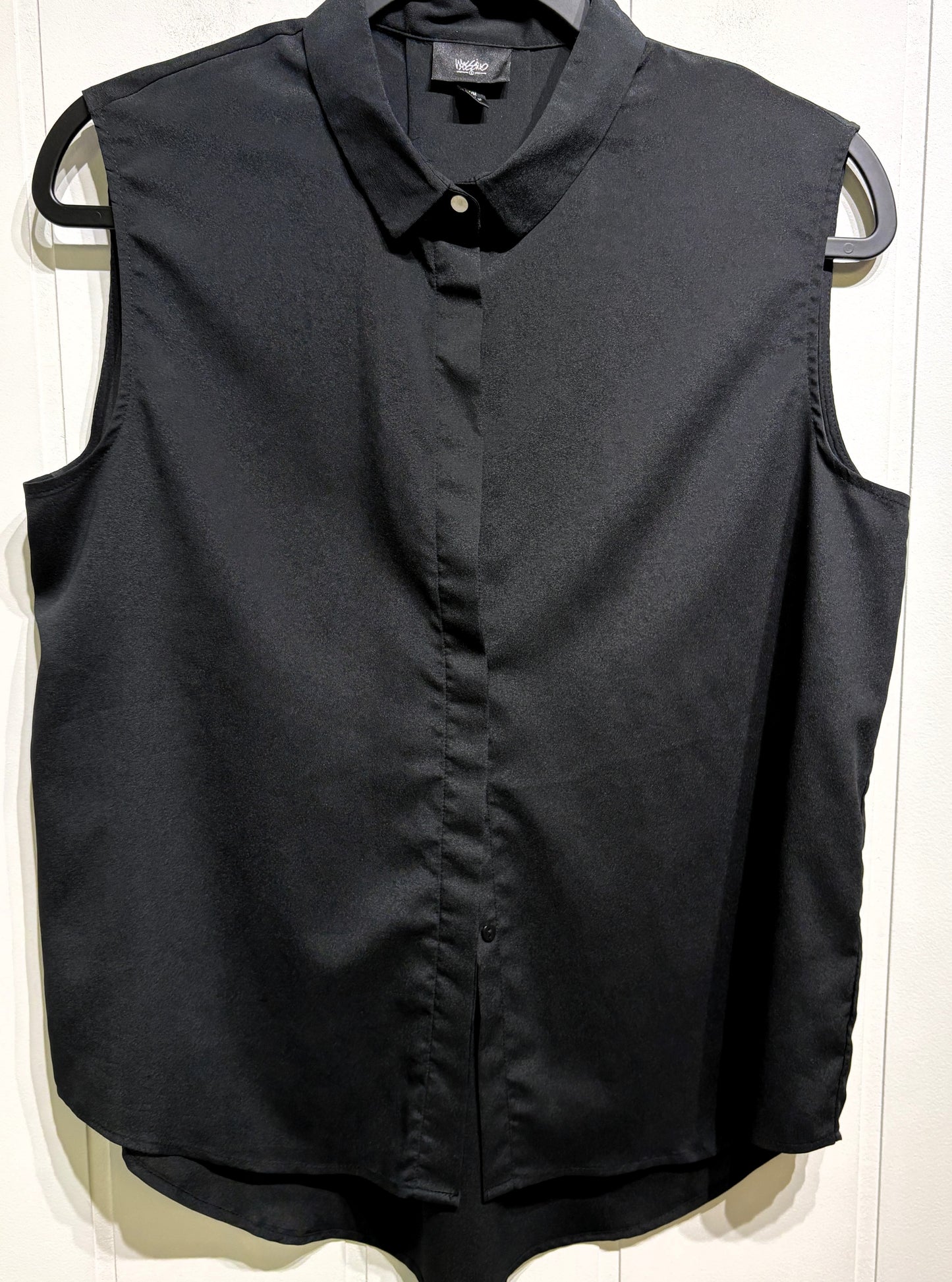 Mossimo Sleeveless Button Blouse