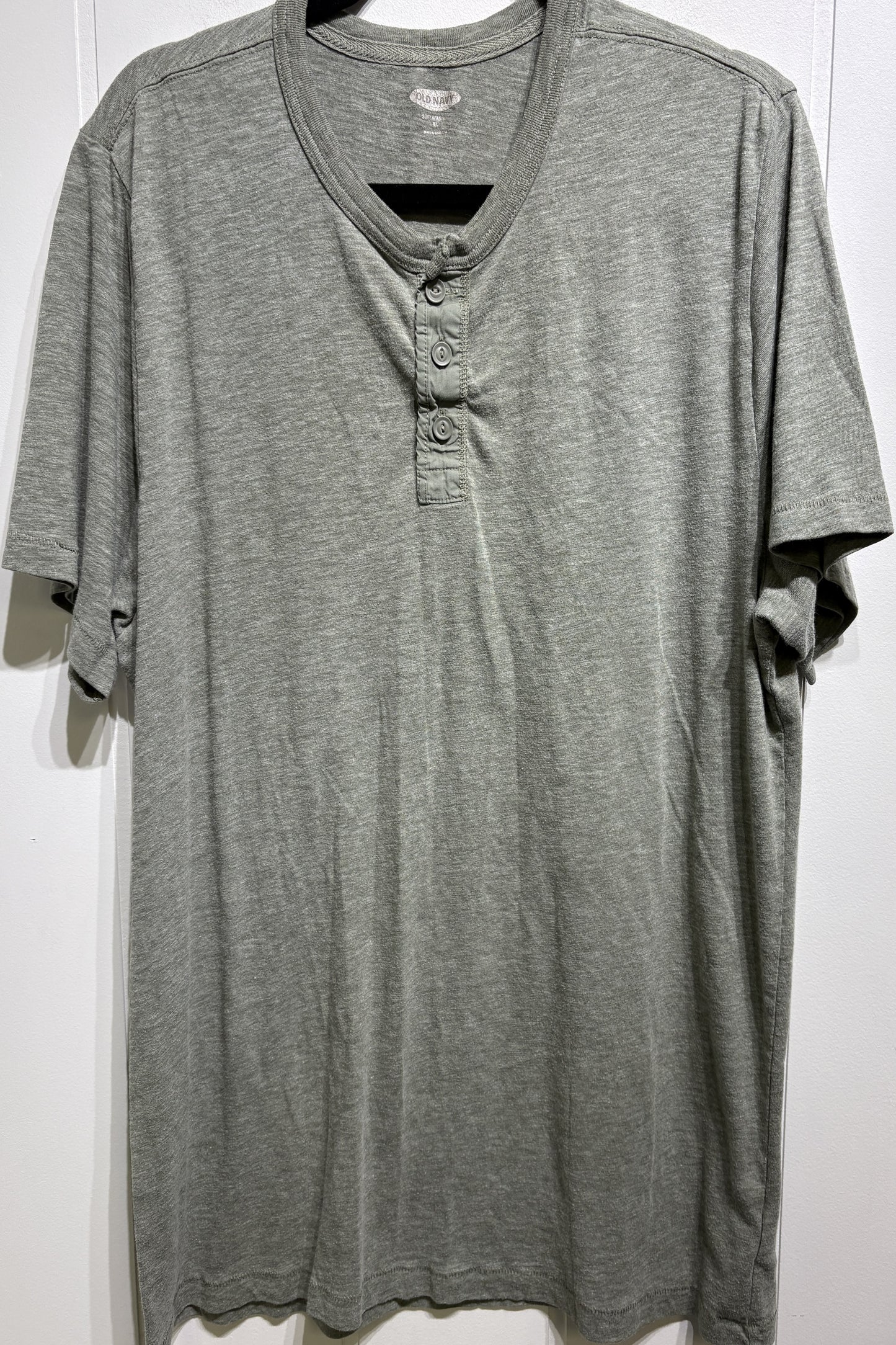 Men's Old Navy Henley Tee