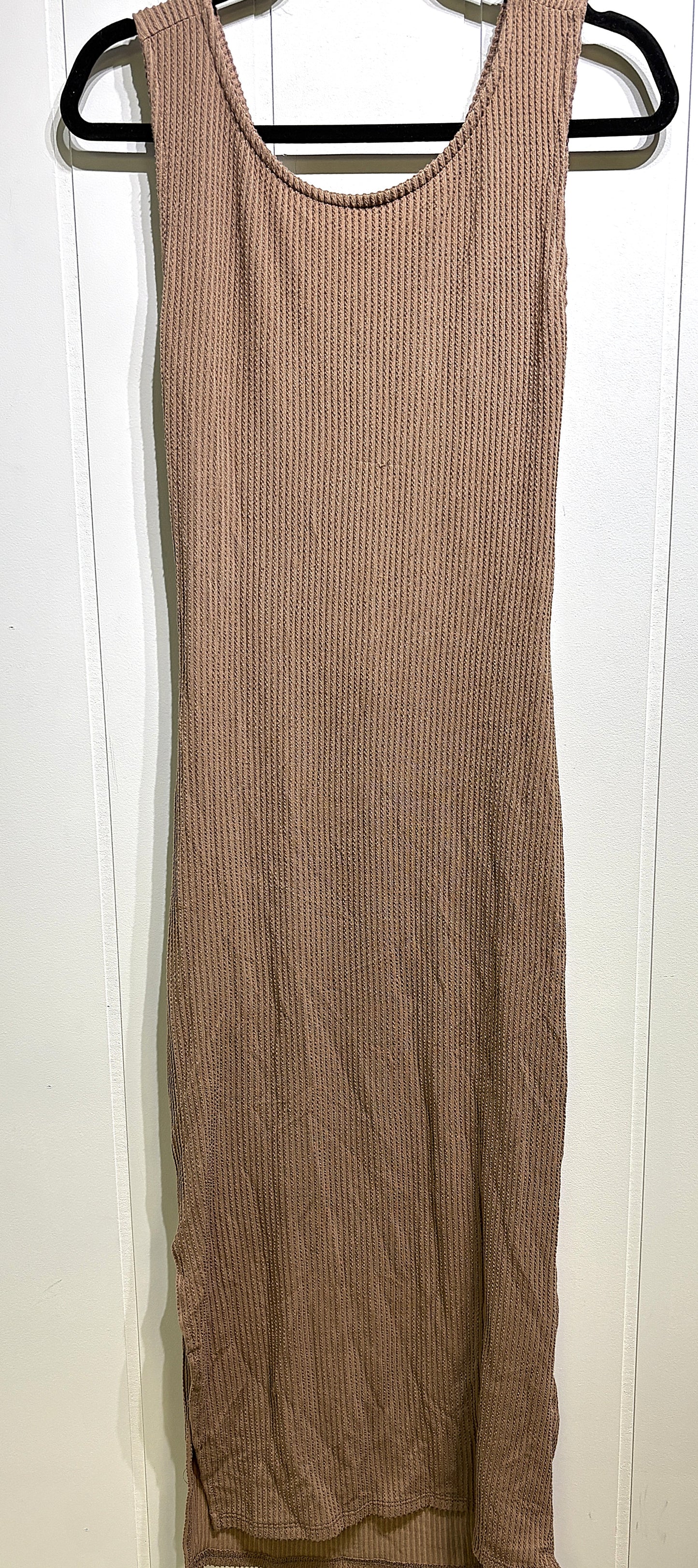 Textured Maxi Dress w/Cut-out Back