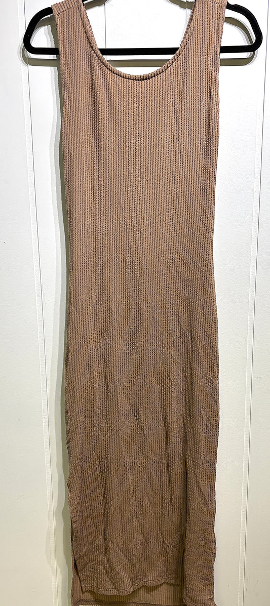 Textured Maxi Dress w/Cut-out Back