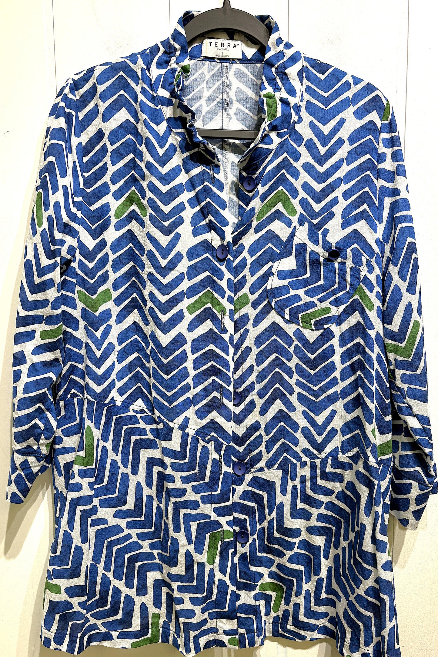 Terra Chevron Print Button Blouse