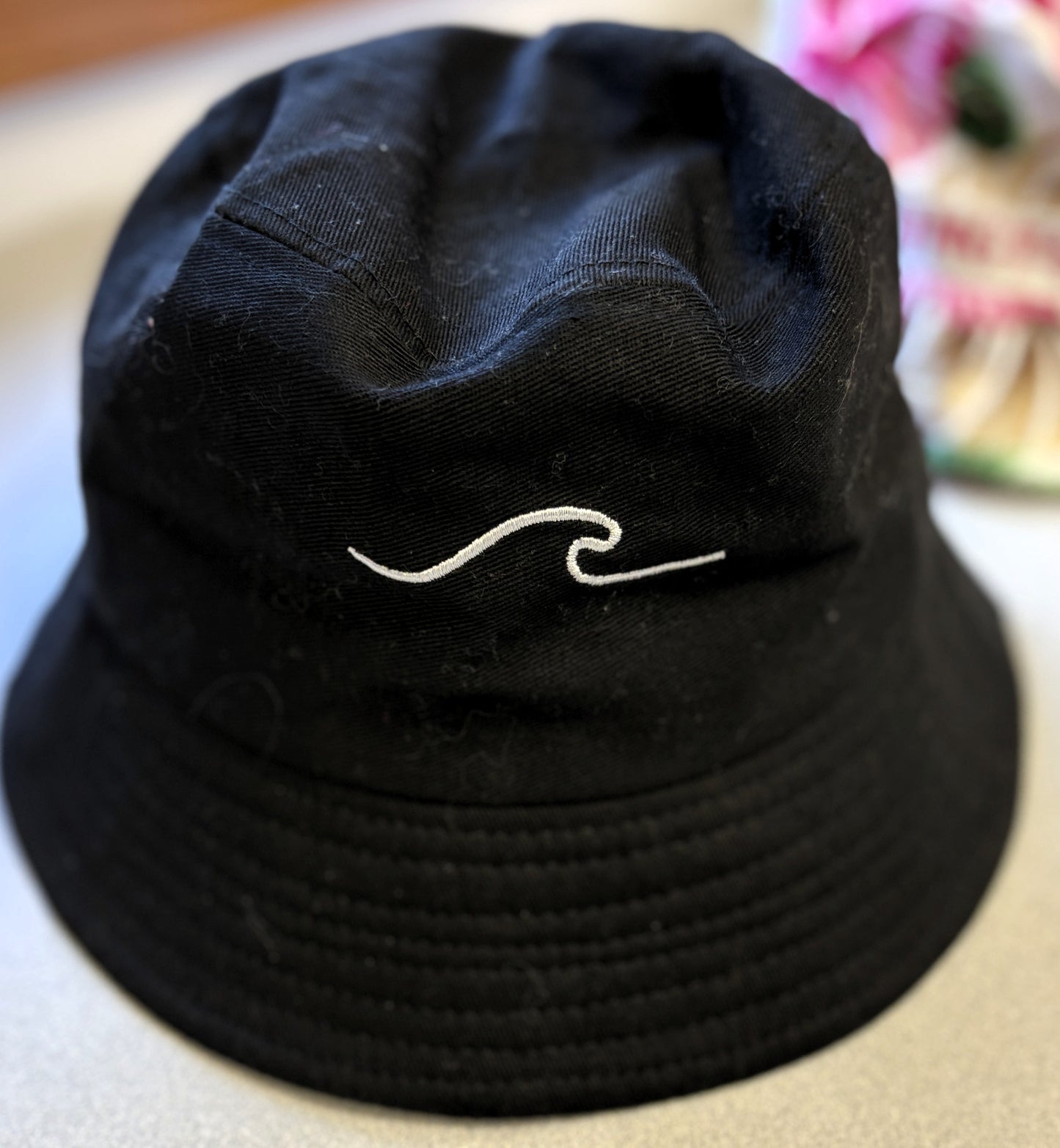 Bucket Hat w/Wave Embroidery