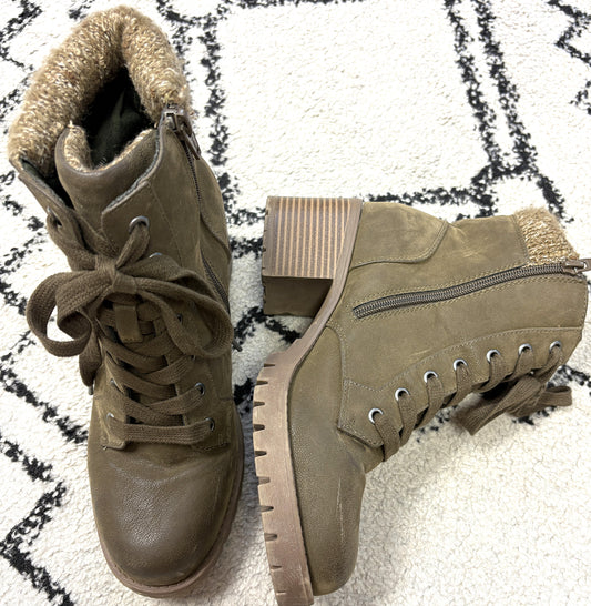 Universal Thread Fur Trim Combat Boots
