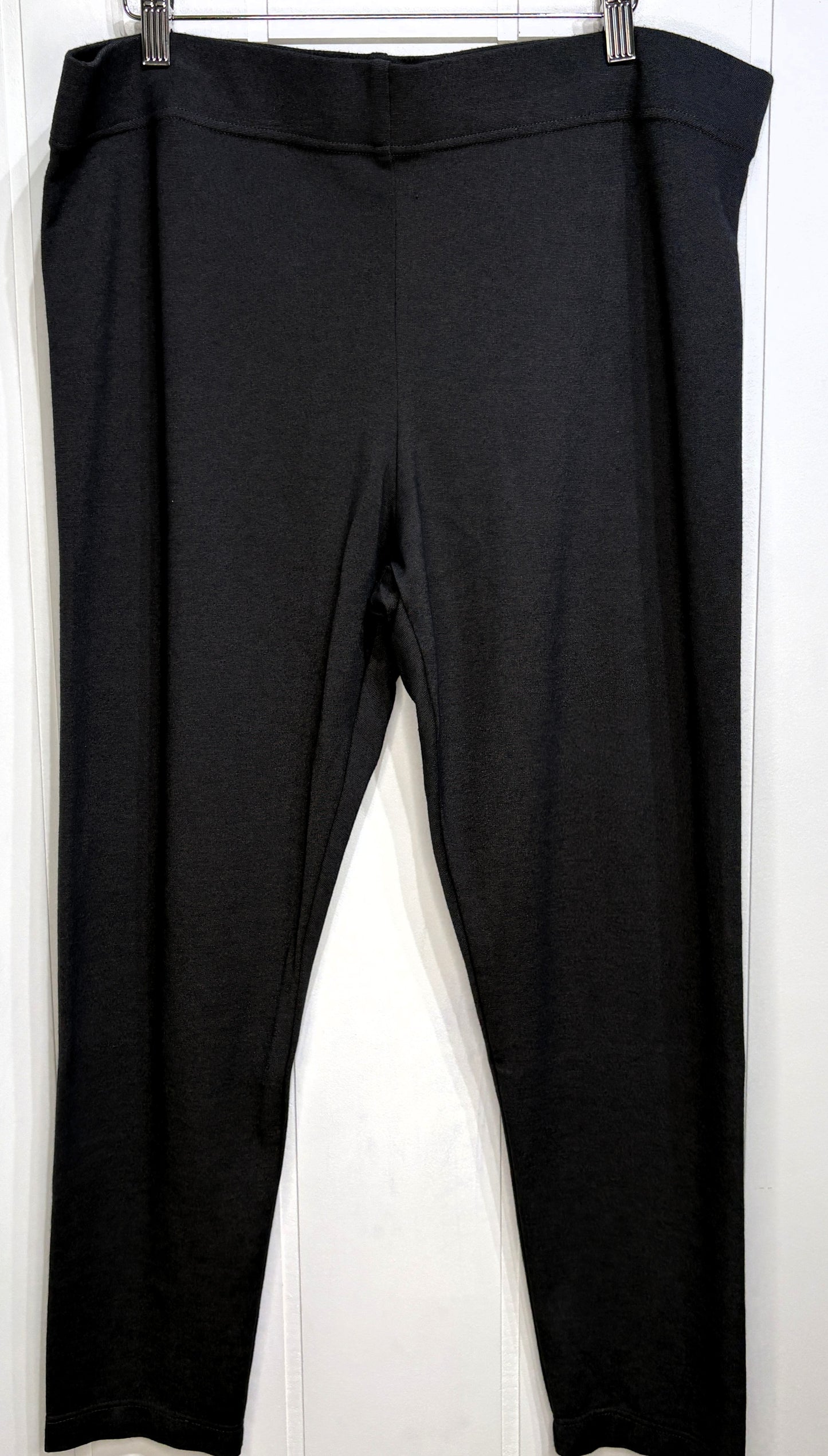 Laura Ashley Knit Ankle Pants