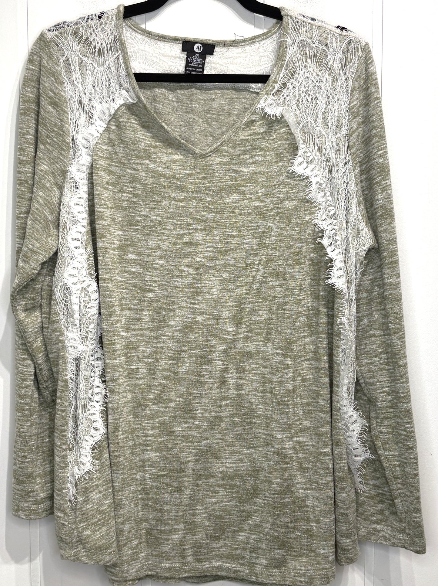 A&I Lightweight Sweater w/Lace Trim