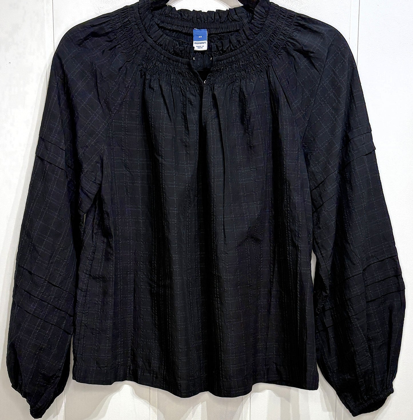 Old Navy Textured Blouse w/Clasps