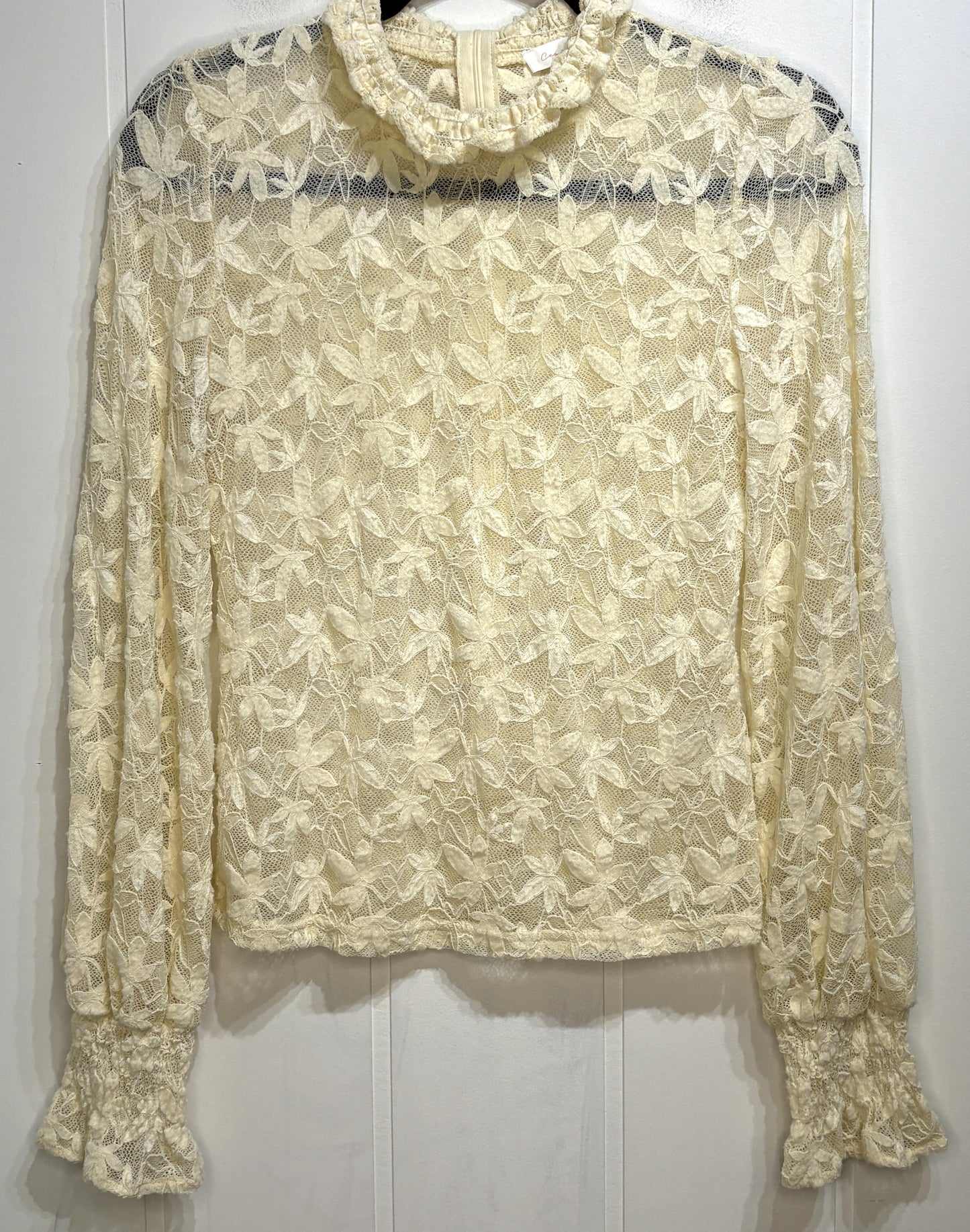 Ces Femme Lace Top w/Cuff Sleeves