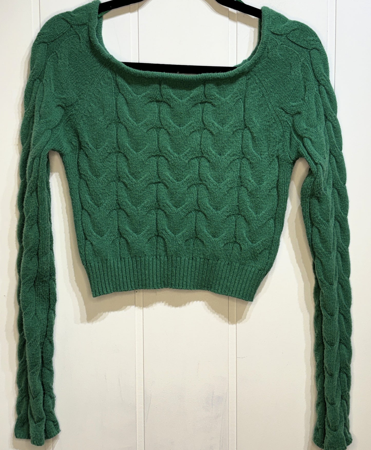 Love Tree Cable-knit Cropped Sweater