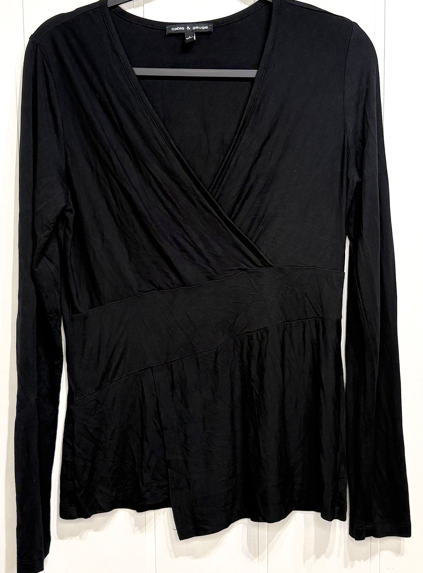 Cable & Gauge Wrap-style Top