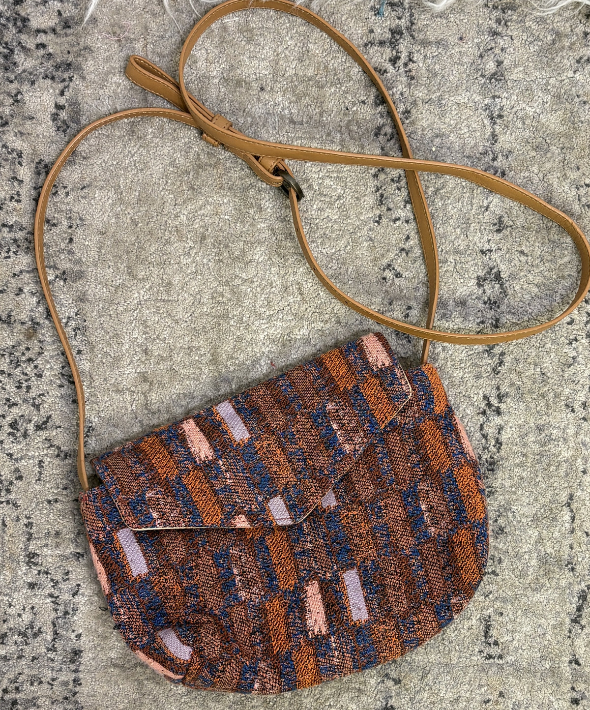 Universal Thread Geo Print Crossbody