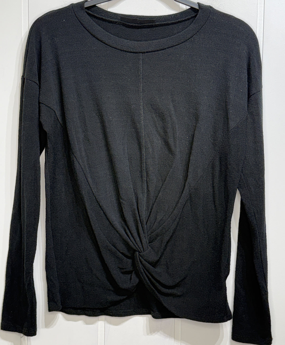 Ollie&Chloe Twist Front Knit Top