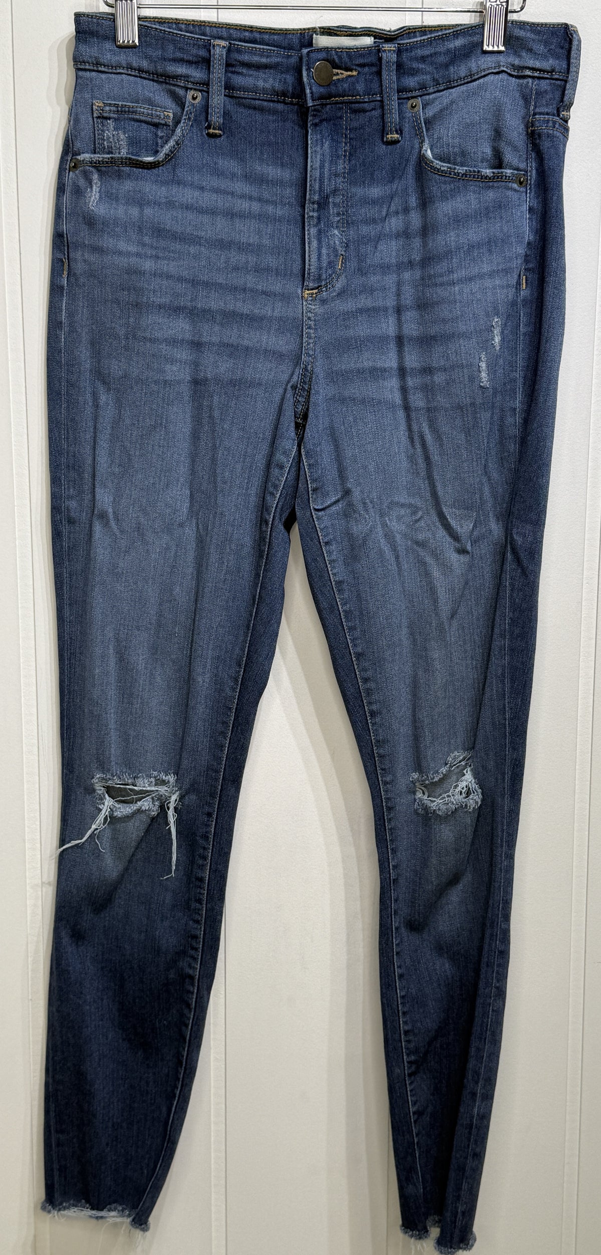 Universal Thread Freyed Skinny Jeans